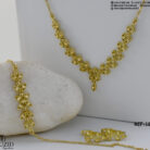 Parure florale en or jaune 18K au design raffiné ✨ | Bijouterie Frères Bouzid